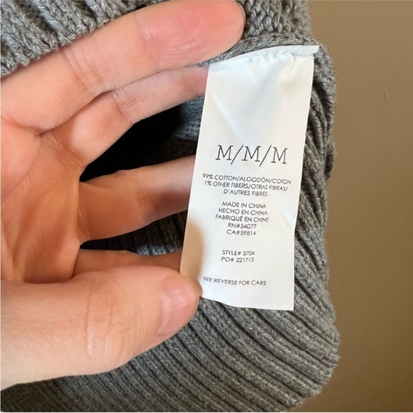 Cabi Women's Eden Pullover Sweater
Turtleneck Floral Bell Sleeves Sz M worn <5X - Picture 7 of 10